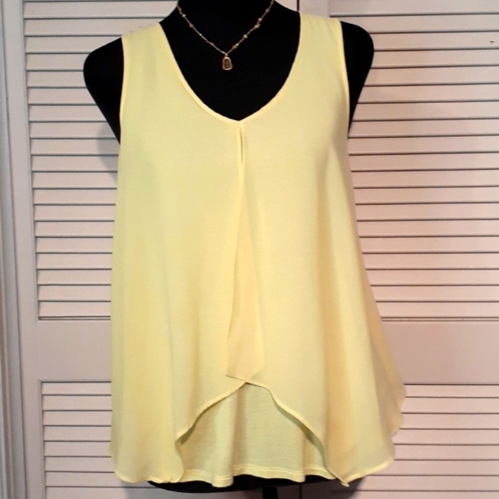 Yellow B. Wear Sleeveless Blouse Size S